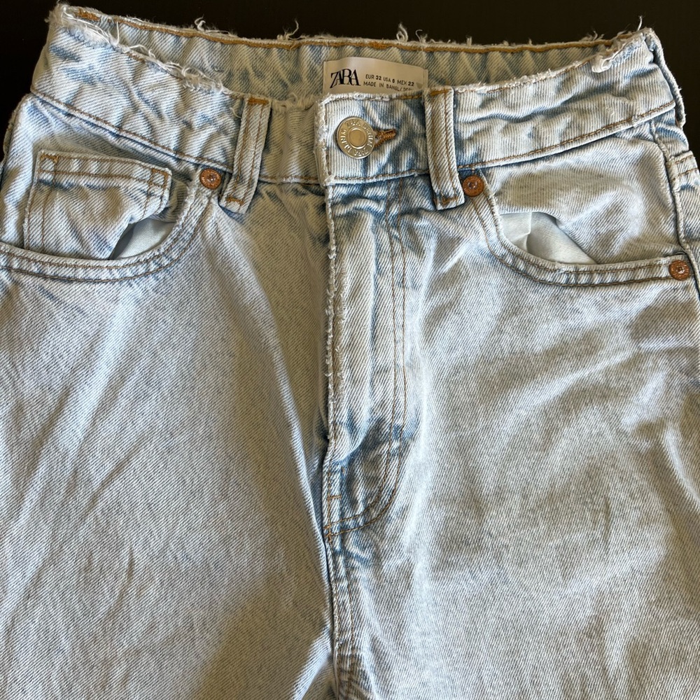 Zara Mom LightWash Jeans